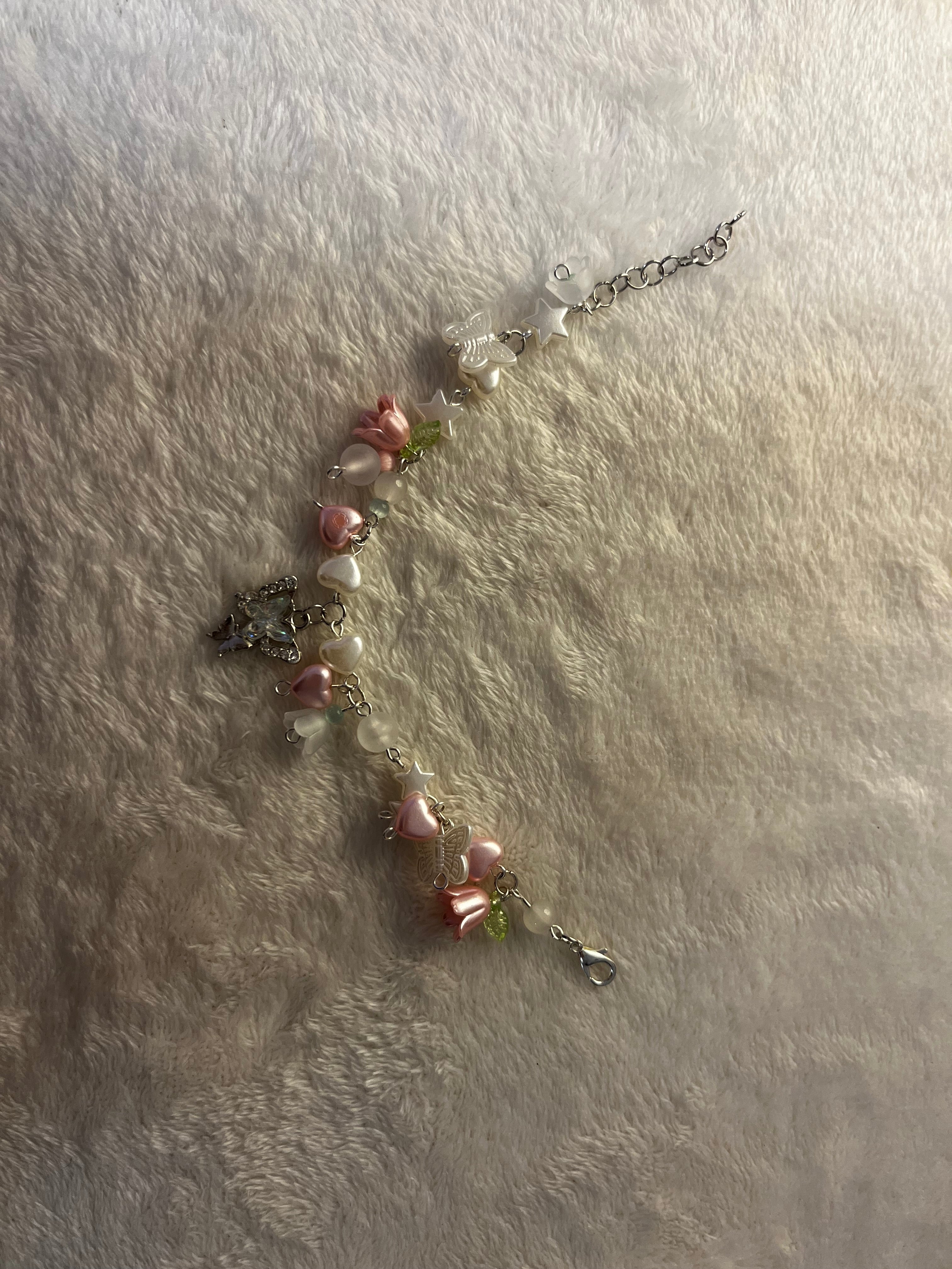 Hazycore: ILLIT Charm Bracelet